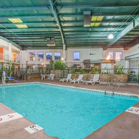 Howard Johnson By Wyndham Conway Exterior photo