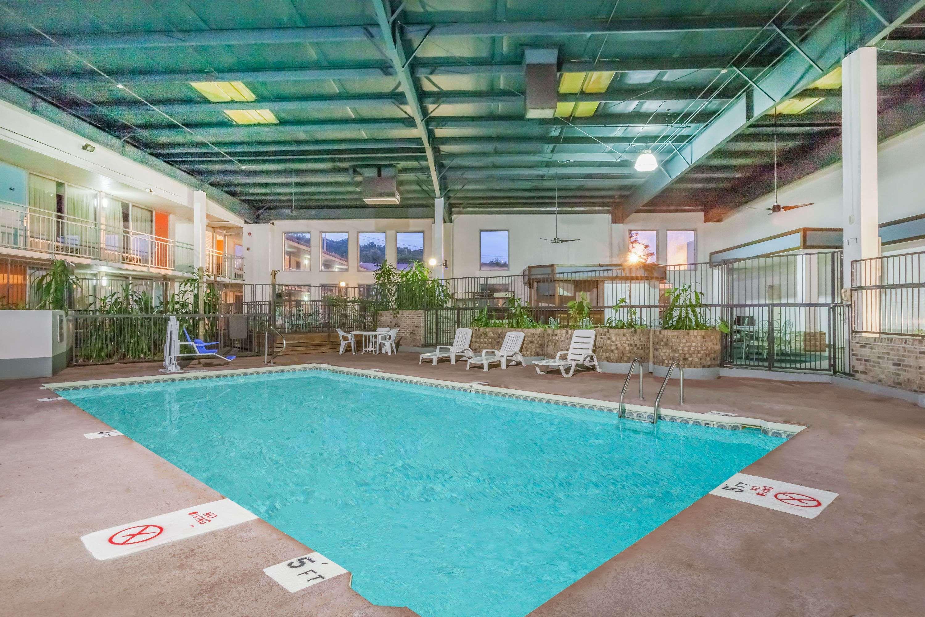 Howard Johnson By Wyndham Conway Exterior photo