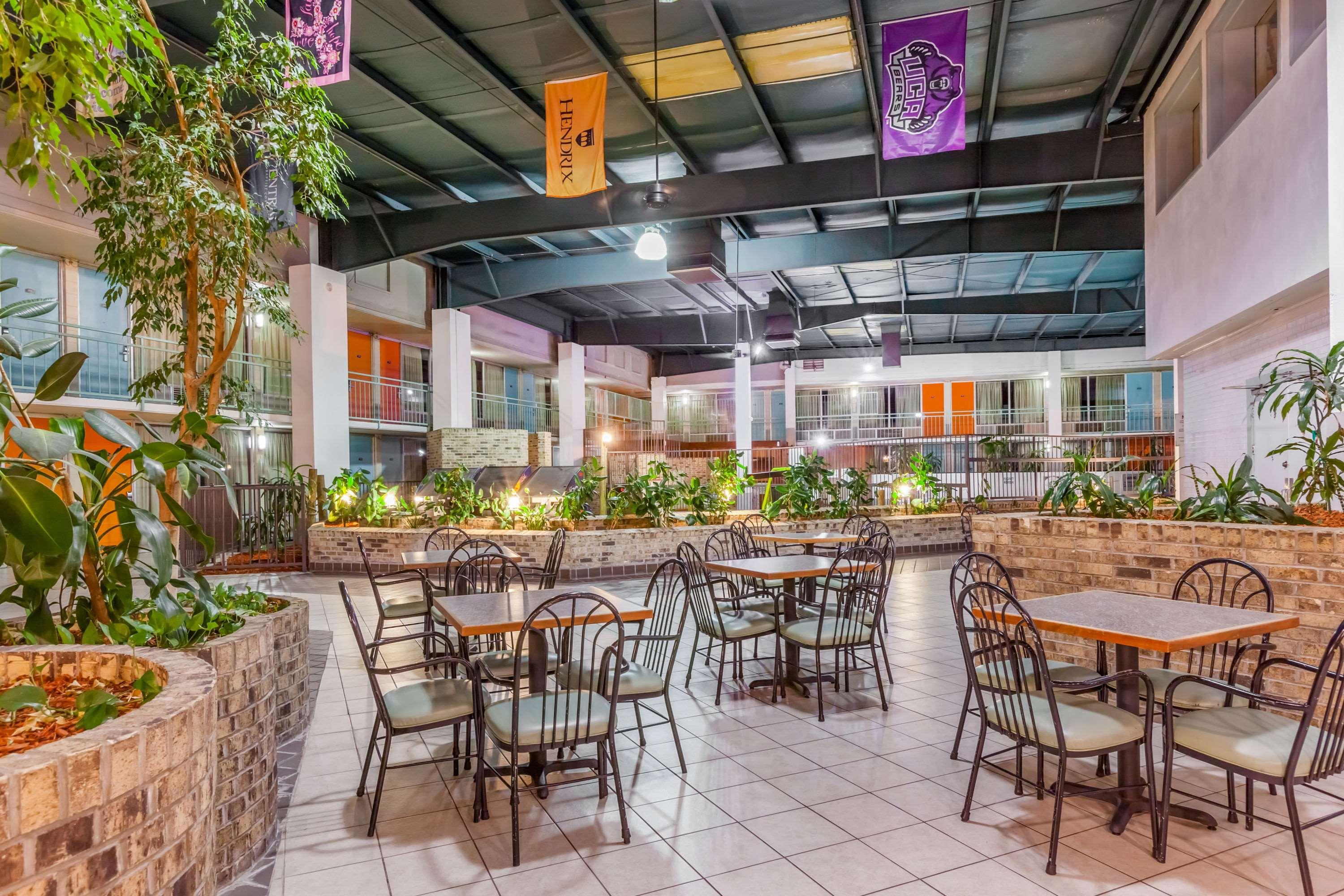 Howard Johnson By Wyndham Conway Exterior photo